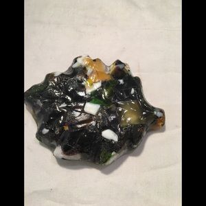 Cast glass leaf‎ paperweight